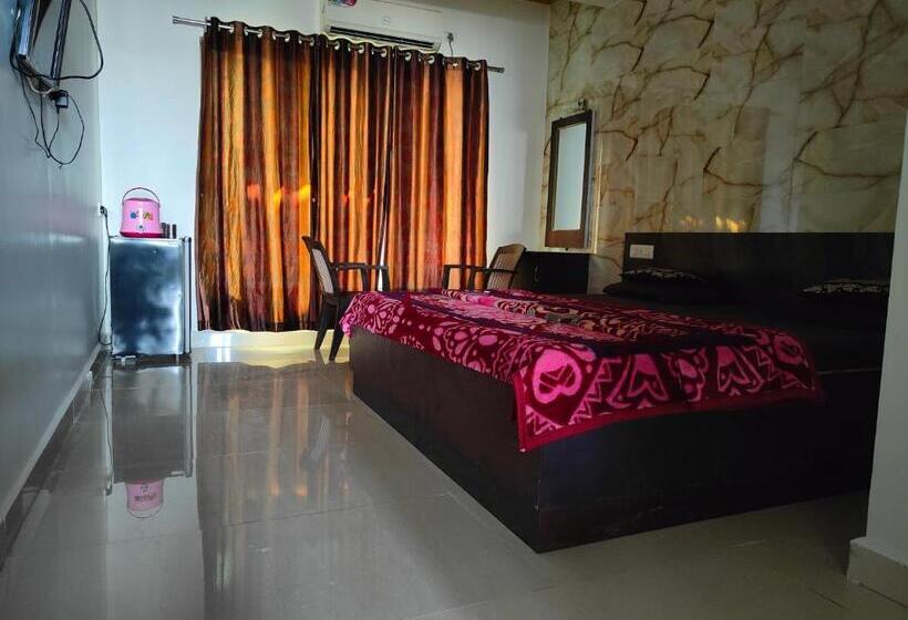 פנסיון Hiral Valley View Residency Matheran
