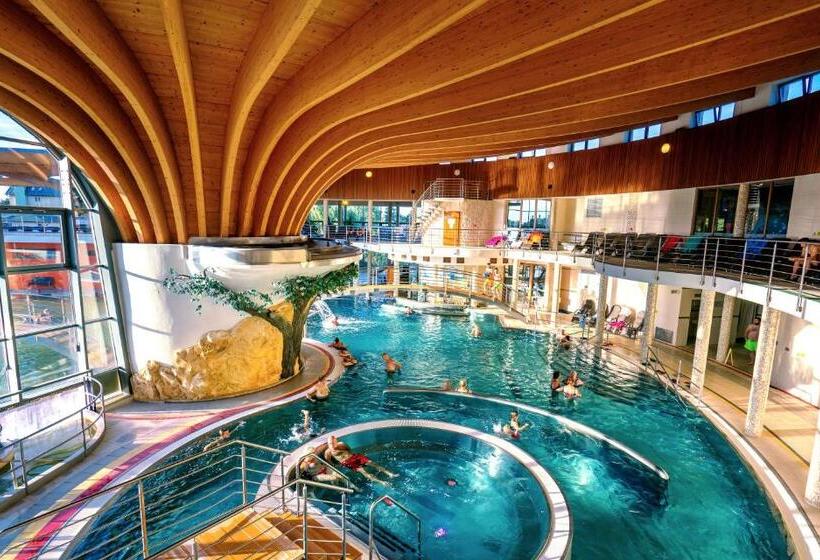 Пансион Penzión Quatro Ii 250m Od Kúpaliska