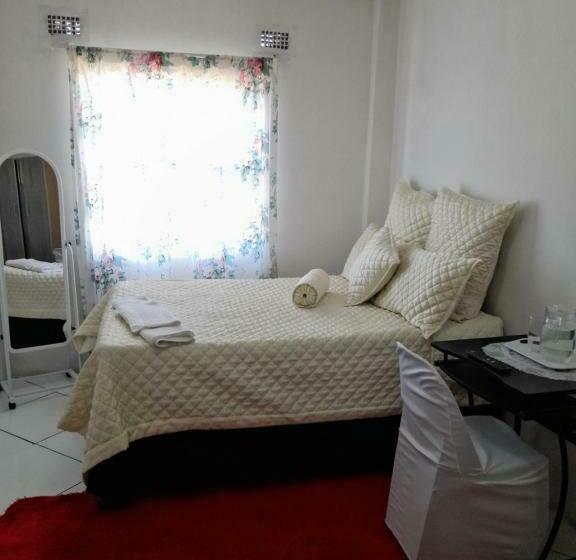 פנסיון Sunset Guesthouse   Mthatha