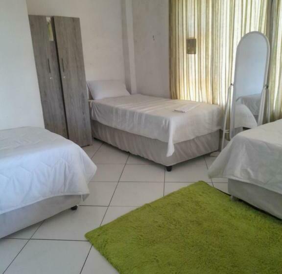 פנסיון Sunset Guesthouse   Mthatha