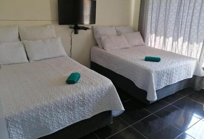 פנסיון Tl Yahweh Guest House