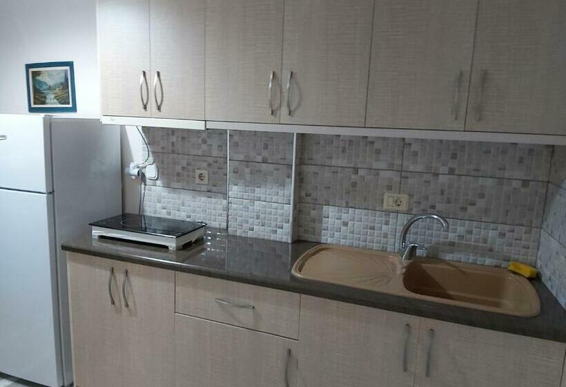 بنسيون Villa Ndreca