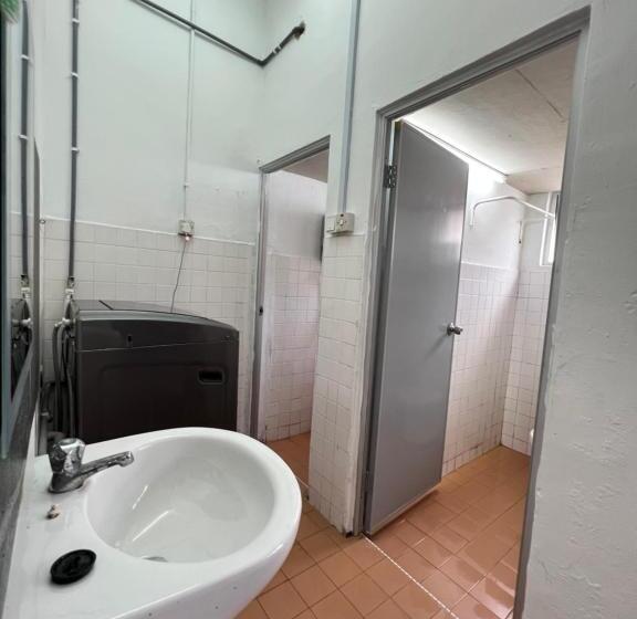 ユースホステル Jiaxin Dormitory Puteri Wangsa 家馨旅舍