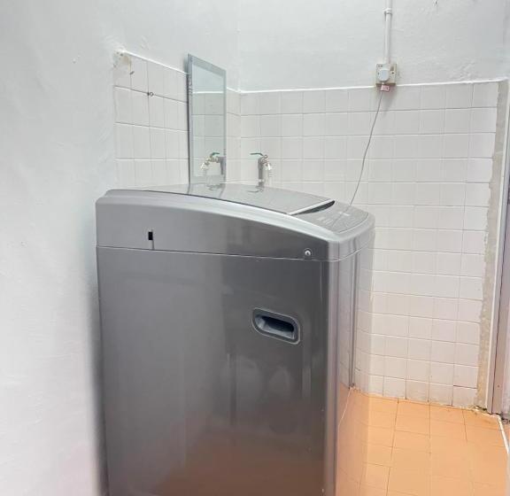 ユースホステル Jiaxin Dormitory Puteri Wangsa 家馨旅舍