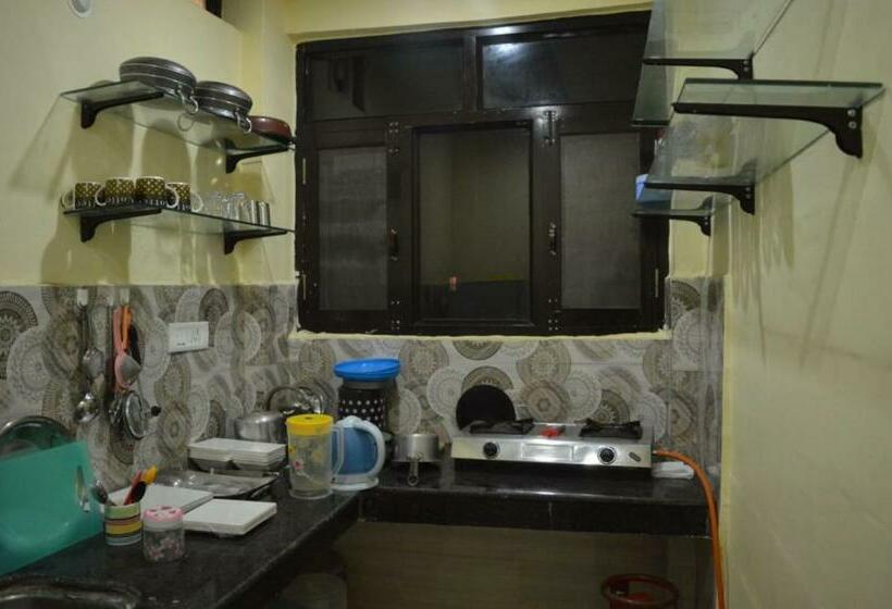 مبيت وإفطار Guleria Cottages