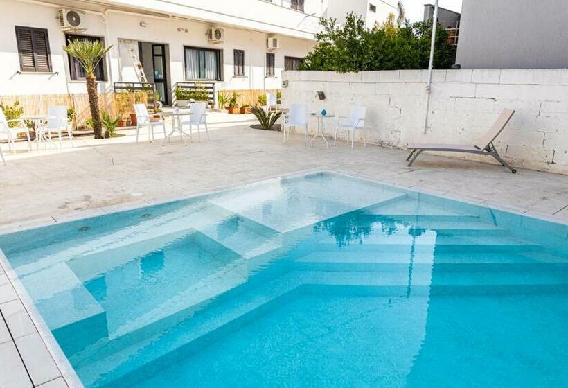 צימר La Gemma Del Salento Rooms&apartments