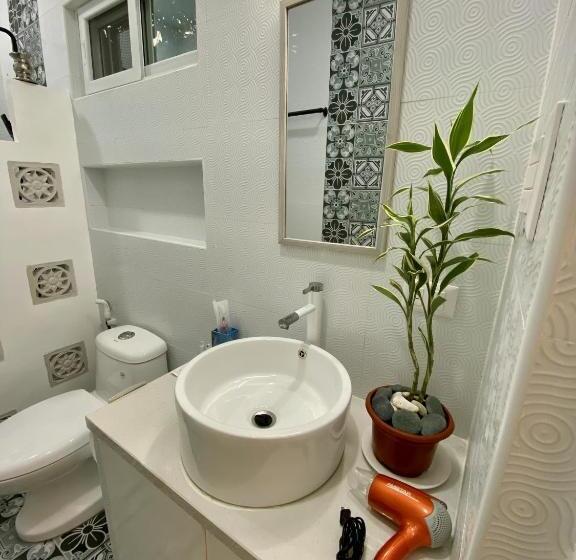 تختخواب و صبحانه Sparrow S Nest