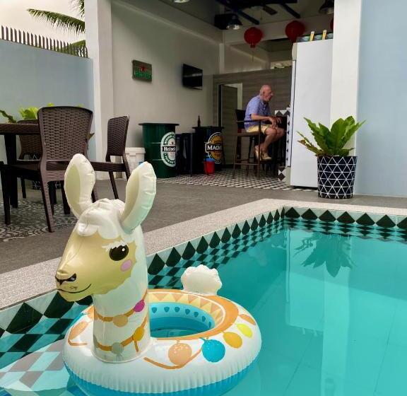 تختخواب و صبحانه Sparrow S Nest