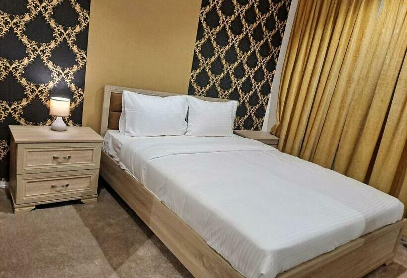 Golden Dahlia Fintas