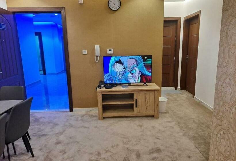 Golden Dahlia Fintas