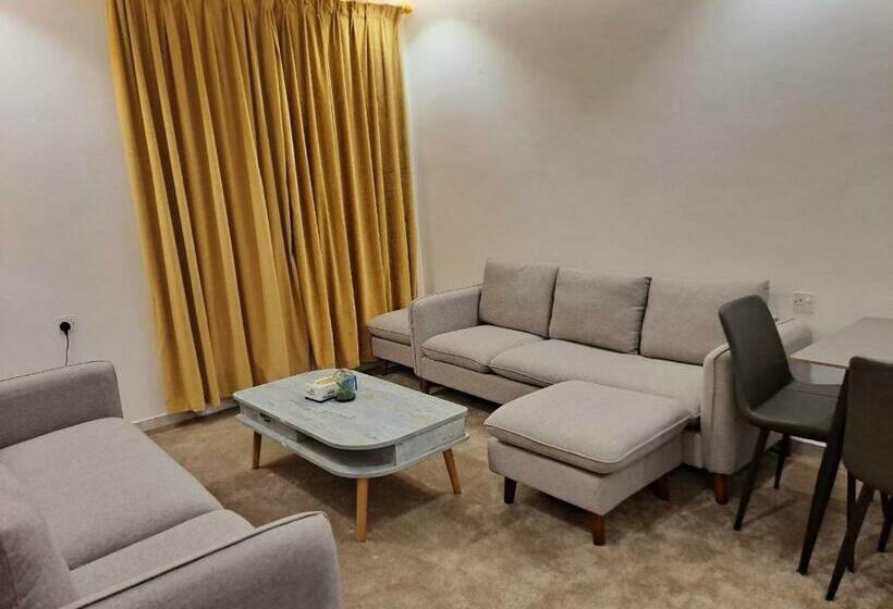 Golden Dahlia Fintas