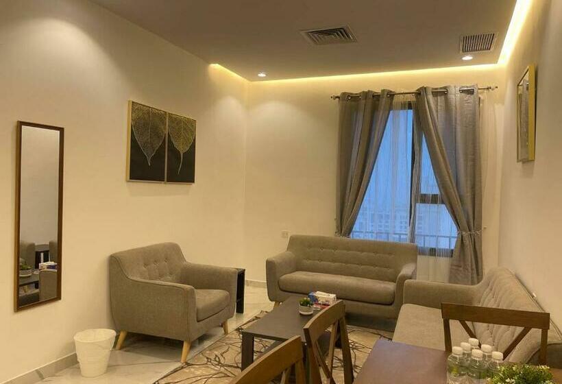 Golden Dahlia Fintas