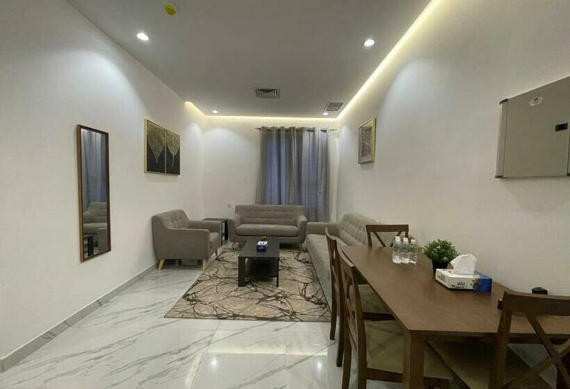 Golden Dahlia Fintas