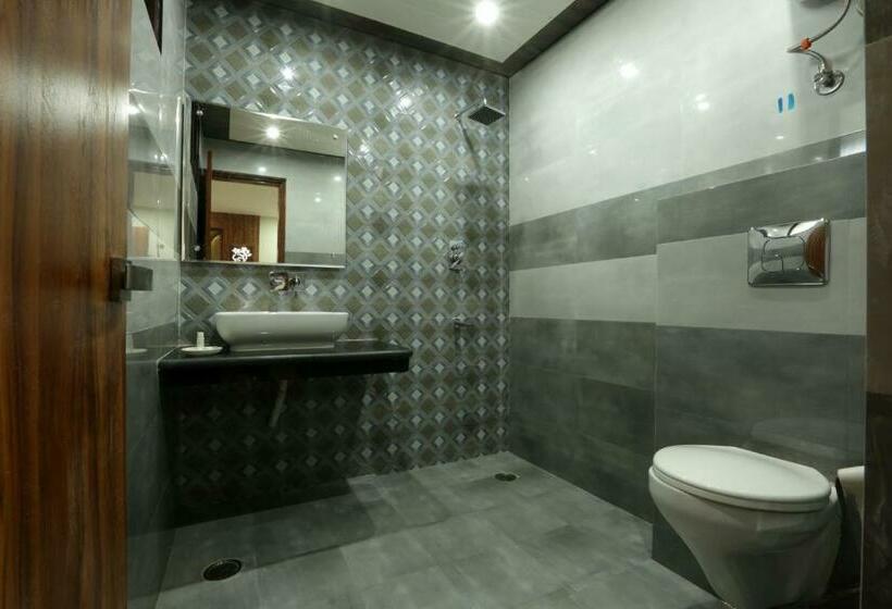 호텔 Katra Grand A Unit Of Mal Mai Group