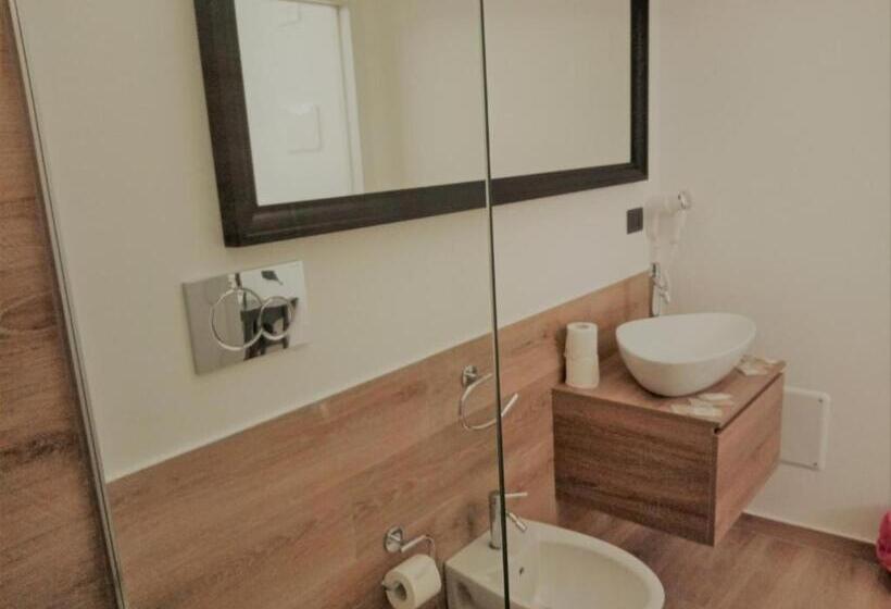 هتل Noto Marina E Spa