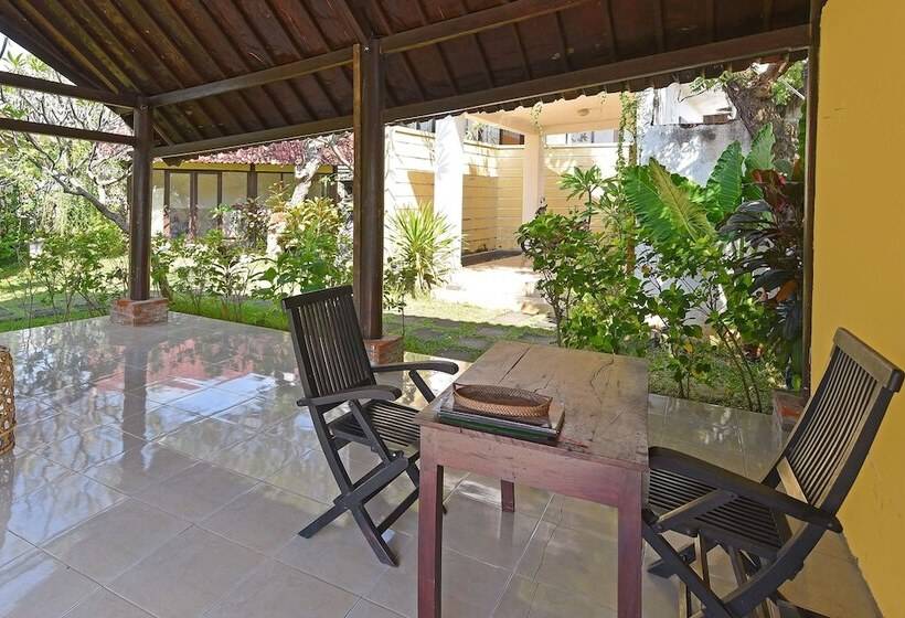 בית מלון כפרי Oyo 91191 Lovina Dolphin Lodge