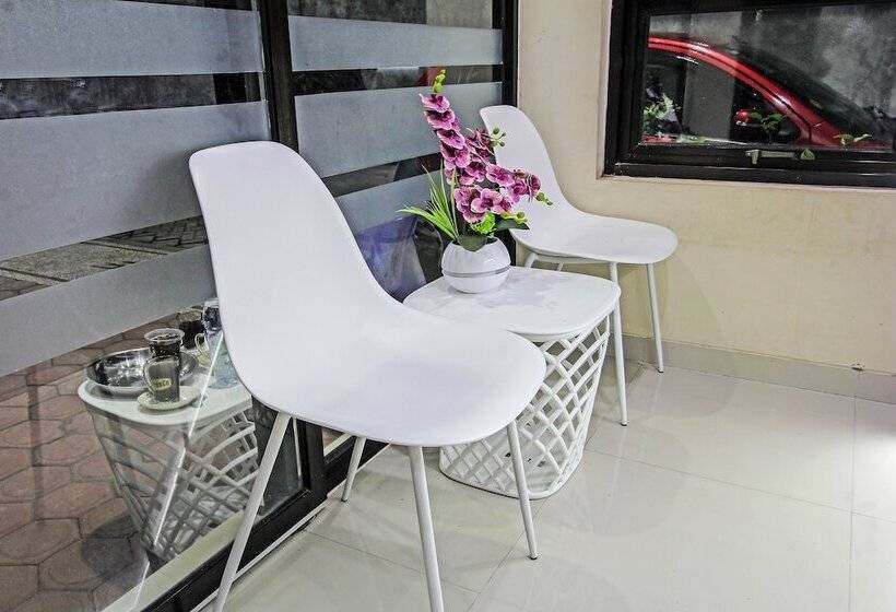 בית מלון כפרי Oyo 91202 Family Guest House Syariah