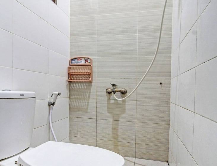 בית מלון כפרי Oyo 91202 Family Guest House Syariah