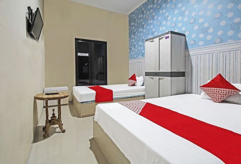 ホテル Oyo 91202 Family Guest House Syariah