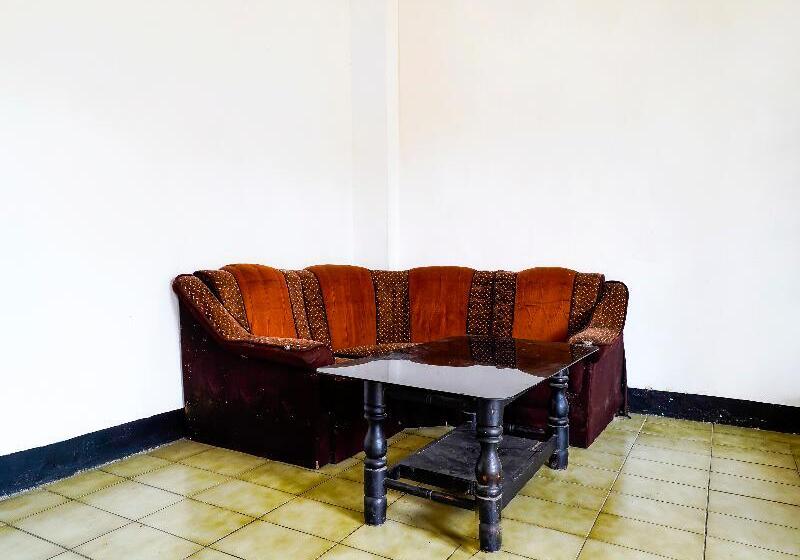 ホテル Spot On 91185 Paseban House