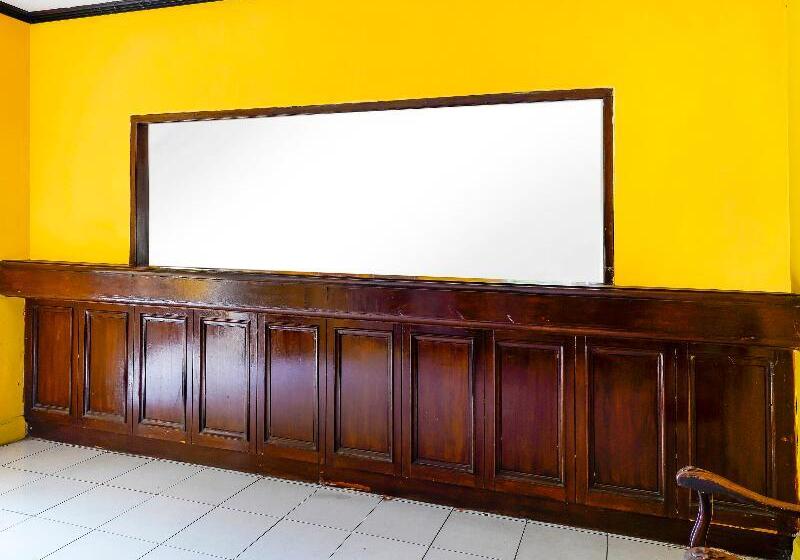 ホテル Spot On 91185 Paseban House