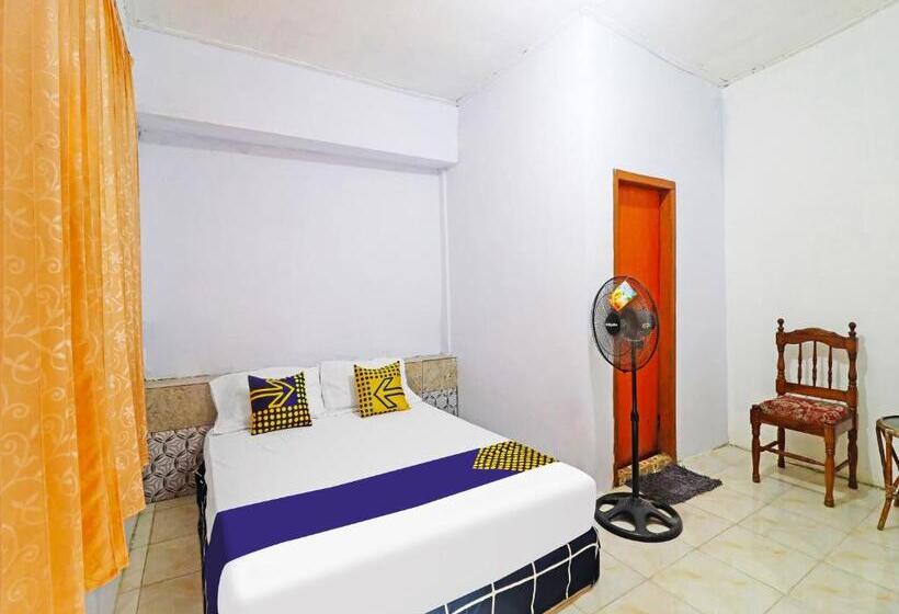 호텔 Spot On 91222 Kanjeng Mami Homestay Syariah