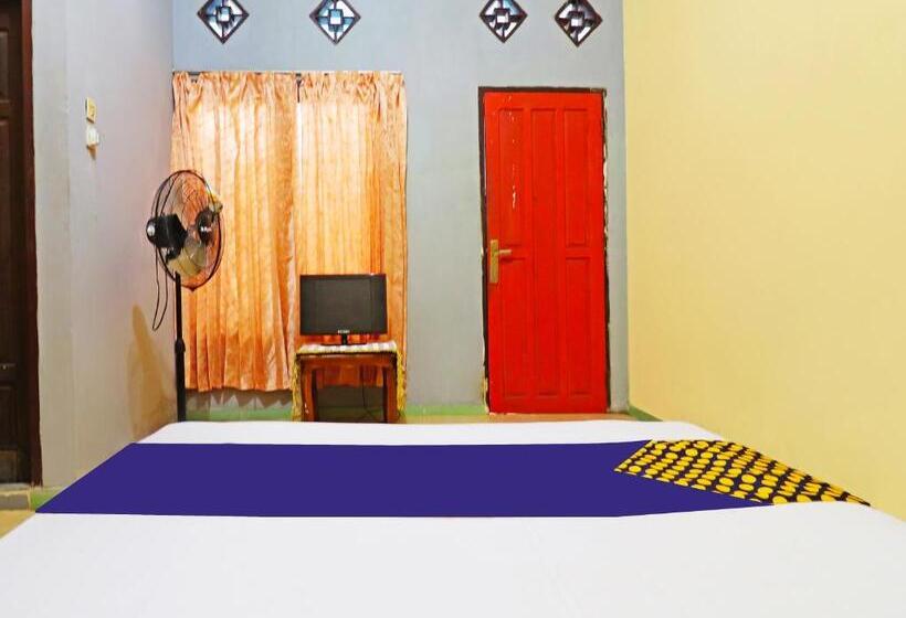 호텔 Spot On 91222 Kanjeng Mami Homestay Syariah