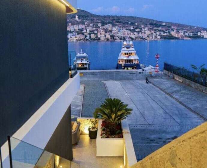 فندق Yacht Premium