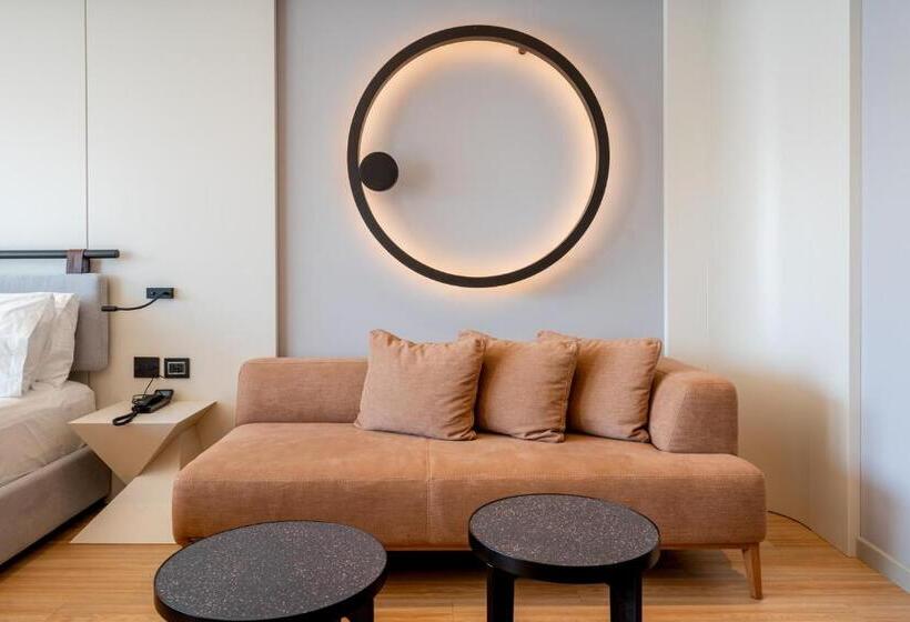 فندق Yacht Premium