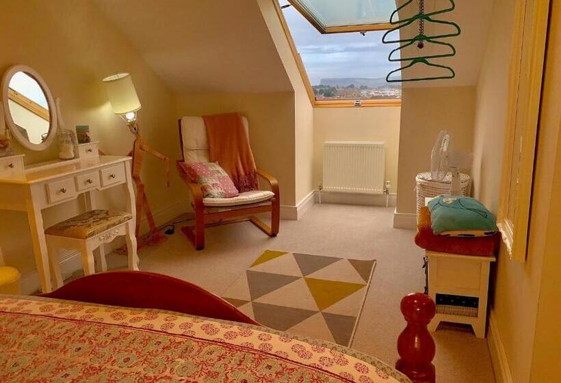 بنسيون Loft Room @ Sean And Janes