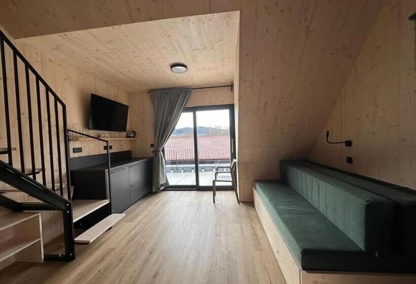 بنسيون Penzion A Restaurace Pod Sjezdovkou