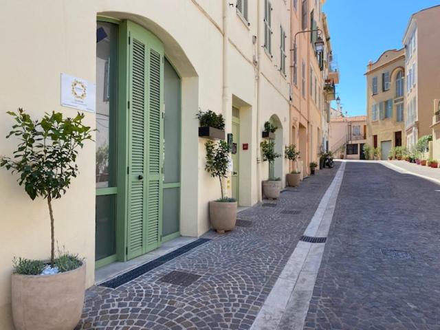 Sunflower Apartments