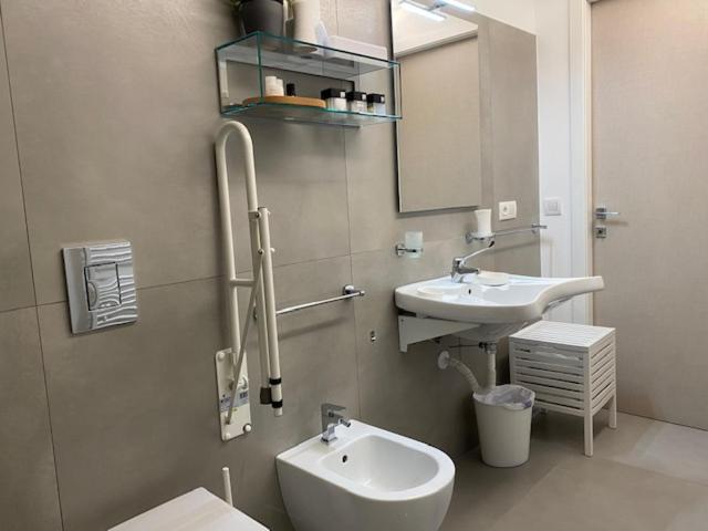 Sunflower Apartments