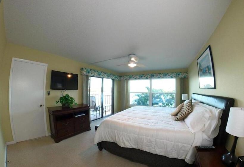 Sea Club Condo #103