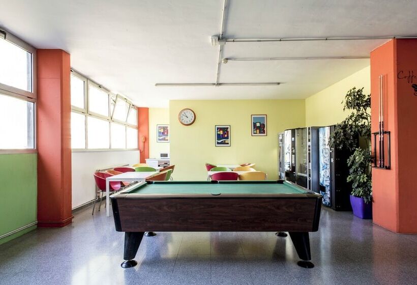 فندق صغير Residencia Universitaria Campus De Montilivi