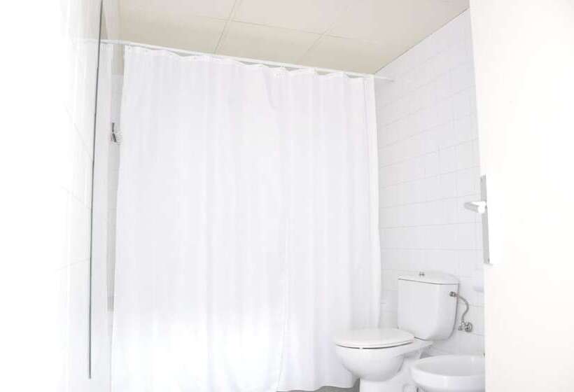 فندق صغير Residencia Universitaria Campus De Montilivi