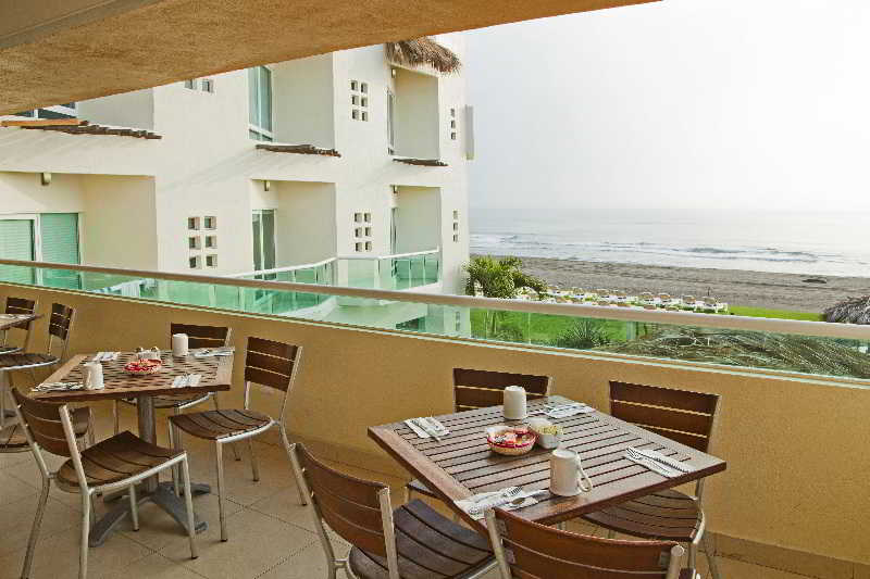 Artisan Family Hotels And Resort Collection Playa Esmeralda