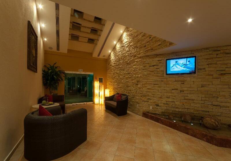 Artisan Family Hotels And Resort Collection Playa Esmeralda