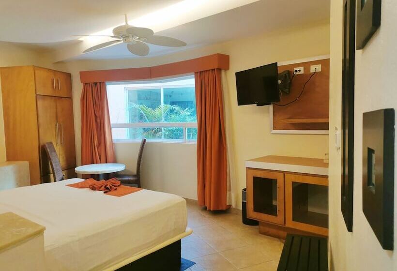 Artisan Family Hotels And Resort Collection Playa Esmeralda