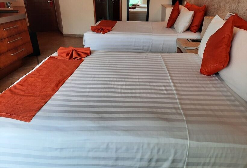 Artisan Family Hotels And Resort Collection Playa Esmeralda