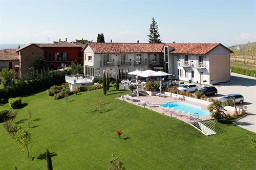 ベッドアンドブレックファースト Locanda Aria Di Langa