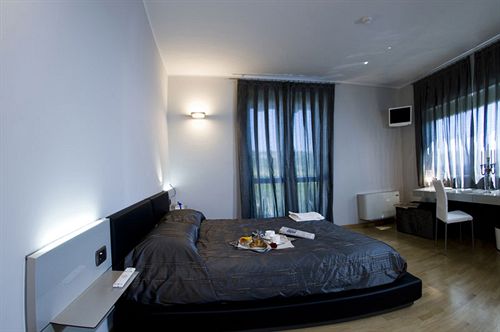 ベッドアンドブレックファースト Locanda Aria Di Langa