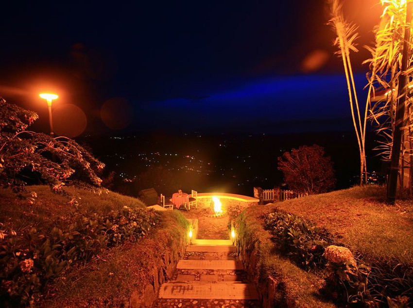 Mountain Retreat   A Hill Country Resort