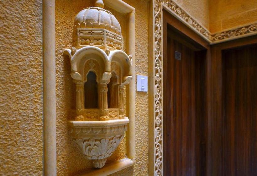 ホテル Akashdeep   Located City Centre