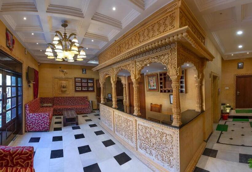 ホテル Akashdeep   Located City Centre