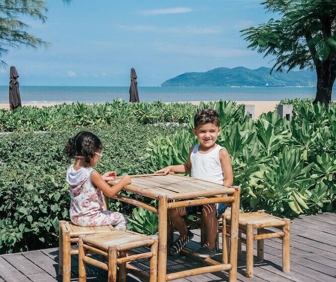 ホテル Angsana Lang Co