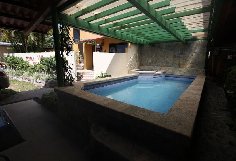 בית מלון כפרי Anton Valley