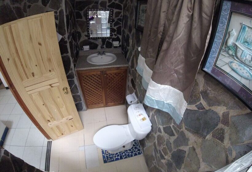 בית מלון כפרי Anton Valley