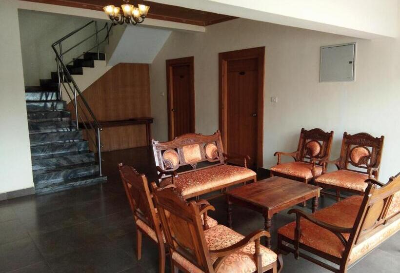 酒店 Berry Hills Resort