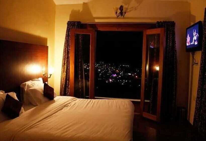 酒店 Berry Hills Resort